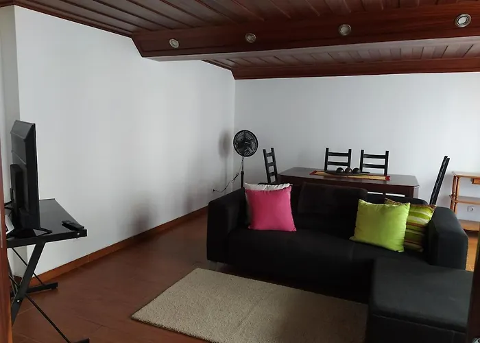 Casa Da Guarida أنغرا دو إِراويزو