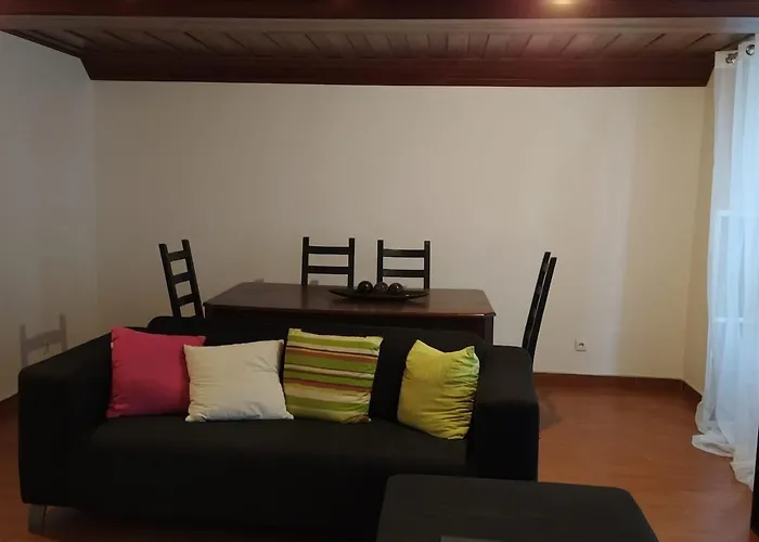 Casa Da Guarida أنغرا دو إِراويزو